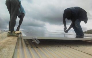 Die Solaranlage wird installiert
