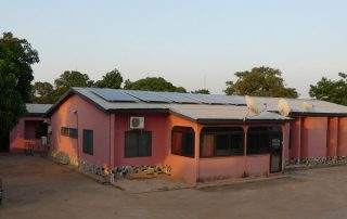 Fairtrade Energy PV Anlage auf Gästehaus Saleti Tumu Ghana